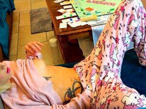 MyDirtyHobby - Vriendin betrapt op masturberen en krijgt een creampie