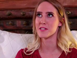 Cadence Lux geht auf Lesbian Sixty Nine Eating Pussy Wit los. Cadence