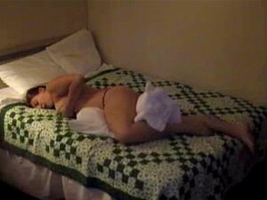 Mädchenkissen rammelt auf Hiddencam. Mädchenkissen rammt auf