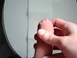 Κρέμασε Έφηβος Cums Στο Κάθισμα Της