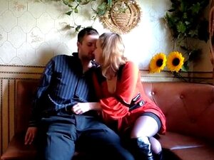 Babe benutzt perfekten Körper für einen zahlenden Klempner,