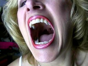 Ihr RIESIGER Hals weitet sich