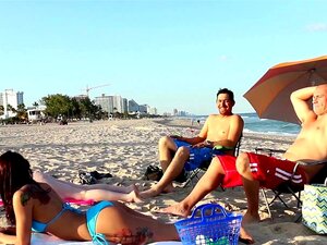 Gina Valentina und Kobi Brian in Beach Bait und Switch