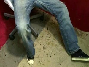Schwuler Hardcore-Gloryhole-Sexporno und dreckige schwule Handjobs 04