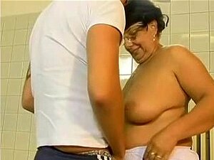 Mollige Oma fickt