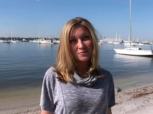 Der nackte Yachthafen