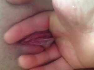 Frau versucht zu spritzen