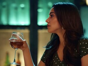 Höflichkeit und Anwalt indische Webserie Sexszenen. Schau dir