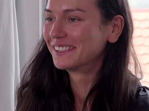 Nasty Natalys Geldautomat ist mit Cum-amp-Feathern bedeckt!