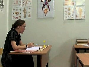 Наставник биологије води радионице