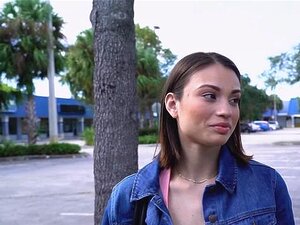 Liv Wild fickt im Bus, um einen Job zu bekommen
