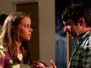 Söpö kaunotar ottaa taiteen opettajien kyrpää. Söpö kaunotar