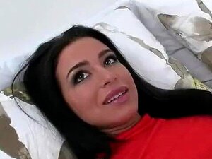 Sexy frische brünette, straffe Titten