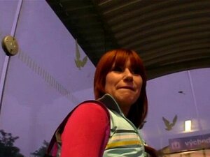 Amoreuze lul plezieren. Explosief pijpen met luidruchtige kutrammen