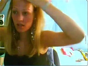 Gal liebt es, voyeuriert zu werden, Mädchen masturbiert gerne und sie