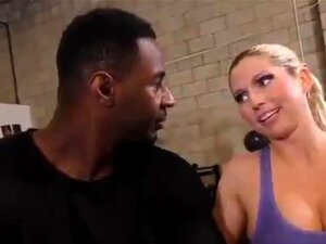 Christie Stevens fickt den BBC ihres Personal Trainers -