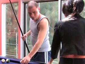 Erlebe den Himmel auf Erden mit unseren vollbusigen Schönheiten!