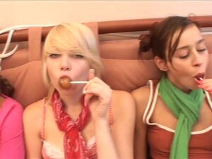 Legal Age Süße lesbische Babes 7,