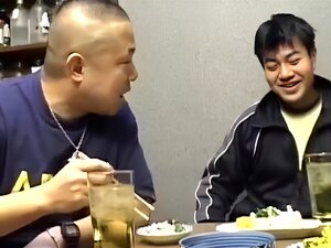 Bekijk Japanse Oma Suzuki Michiko die nu plezier heeft met 2! - Oma,