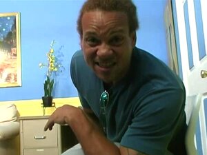 Француз добија гангбенг од црнаца