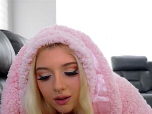 Mofos - Blonde Göttin Gia OhMy zeigt ihrem Mann JMac alle ihre sexy