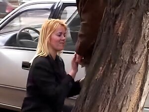 Пушење курца усред прометне улице!
