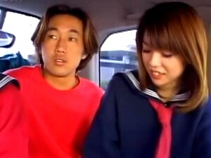 Guardatrice asiatica fa una sega bollente. Stupenda ragazza asiatica