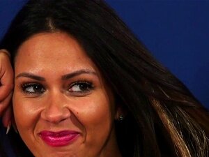 Großtittige Domina reibt. Großtittige DominA reibt ihre Muschi,