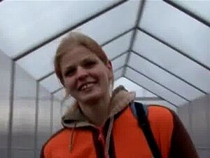 Geile blonde Amateurin wird geredet