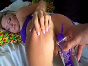 Kleine Süße wird mit Schwanz gefüllt Dakota Skye.3