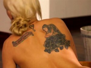 NuruMassage mit großen Titten wird für einen großen Schwanz