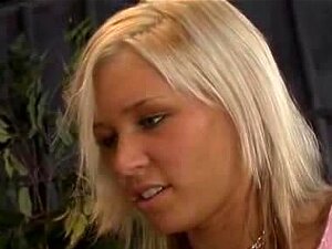 Sexy frische blonde Süße Amateur-Süße Cumshots schlucken DP Anal