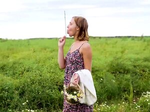 Dikke, busty MILF Simony trainde in een strakke tank