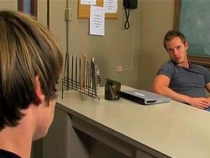 Russischer besuchter Schwuler beim Blasen von Sexpornos Tyler Andrews