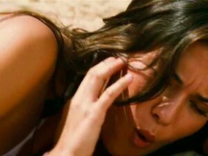 Одет Јустман, Amber Heard in And Soon The Darkness (2010),