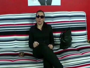 Harde casting voor sletterige brunette milf