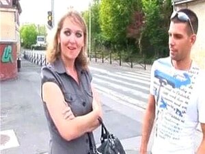 Lola französische reife Frau wird in Strümpfen durchgefickt