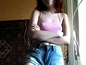 Erlebe unvergessliche Lustmomente mit einem verführerischen Cam-Girl,