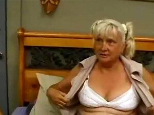 Fette Reife fickt den Massageboy