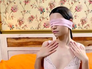 stepsis.PORN. Mädchen mit kleinen Titten weiß nicht, dass sie