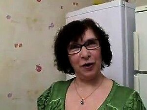 Riesige reife Schlampe bekommt ihren fetten Arsch gefickt