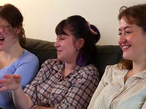 Amelia P, Emberly und Lacey Taylor - lesbo - brünettes Haar - große