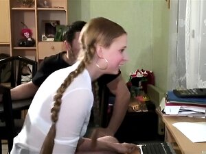 Französische Schulmädchen firten doppelte Penetration