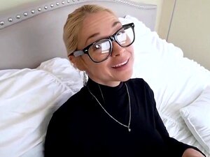 Ich kann nicht aufhören, an Stiefmutter zu denken, die sie fickt und