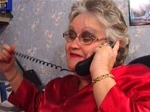 Bauch an dieser großen, großen Oma,