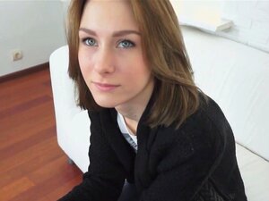 Casting-Babe wird vom Produzenten POV-gefickt
