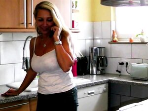Frischer Typ Buch Deutsch Große Natürliche Titten Nutte MILF zum