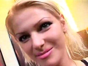 Heute hat mir einr meinr dreckigeren Zuhälter dieses Mädchen gebr .