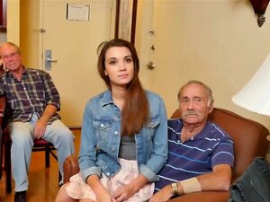 Tuore söpöläinen panee kolmen kimppaa, vanhat jätkät suihinottoa