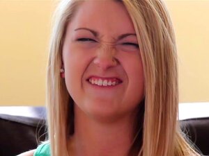 Casting Couch-X Blonde aus dem Süden fickt für Geld